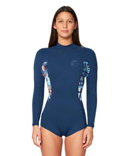 Load image into Gallery viewer, Women&#39;s O&#39;Neill Bahia 2mm BZ LS Mid Spring Suit
